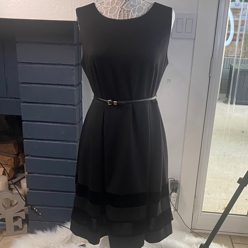 Calvin Klein Elegant Black Sleeveless Dress